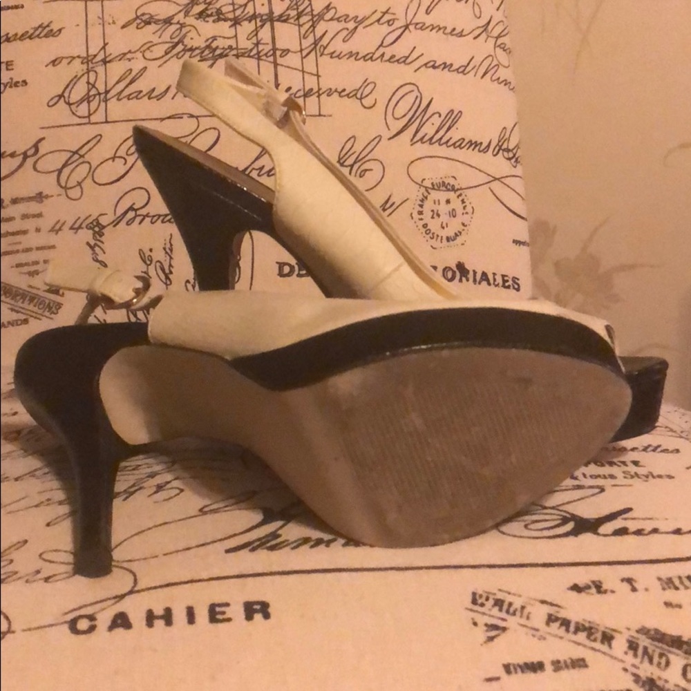 Shoes - Picture 6 of 8